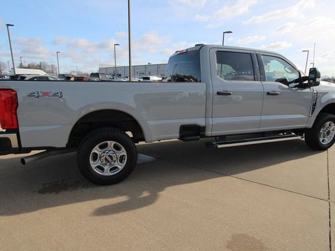 Used 2025 Ford F250 XLT image 5