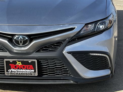 Used 2024 Toyota Camry SE image 8