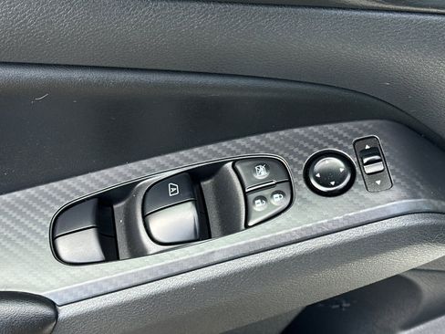 Used 2025 Nissan Altima 2.5 S image 12