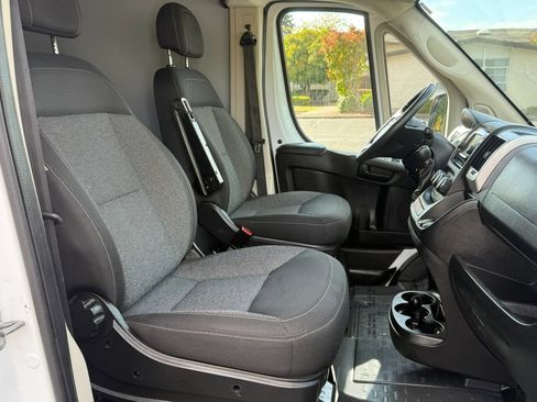 Used 2020 RAM ProMaster 2500 w/ Interior Convenience Group FWD image 15