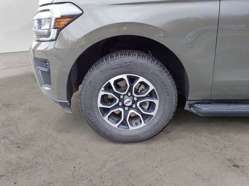 Used 2024 Ford Expedition Max XLT AWD/4WD image 14