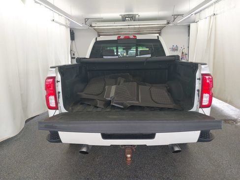 Used 2018 Chevrolet Silverado 1500 High Country AWD/4WD image 11
