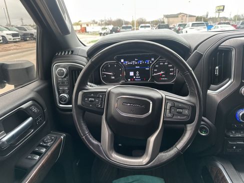 Used 2023 GMC Sierra 3500 Denali w/ Denali Ultimate Package image 12