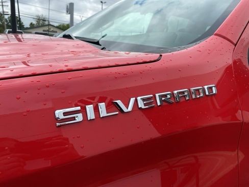 Used 2022 Chevrolet Silverado 1500 RST w/ Convenience Package II image 11