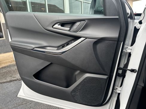 Used 2025 Chevrolet Equinox LT image 20