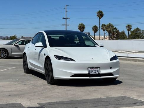 Used 2024 Tesla Model 3 Standard Range RWD image 3