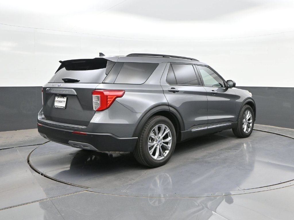 Certified 2022 Ford Explorer XLT w/ Equipment Group 202A RWD image 11