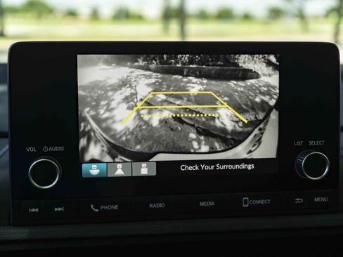 Used 2025 Honda CR-V LX image 30