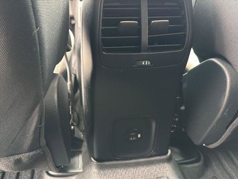 Used 2020 Ford Escape SE Sport FWD image 21