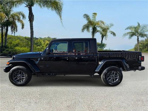 New 2026 Jeep Gladiator Sport image 2