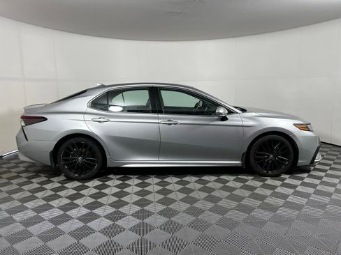 Used 2021 Toyota Camry XSE FWD image 4