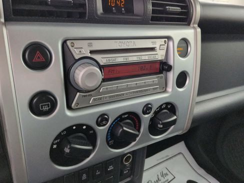 Used 2007 Toyota FJ Cruiser image 17