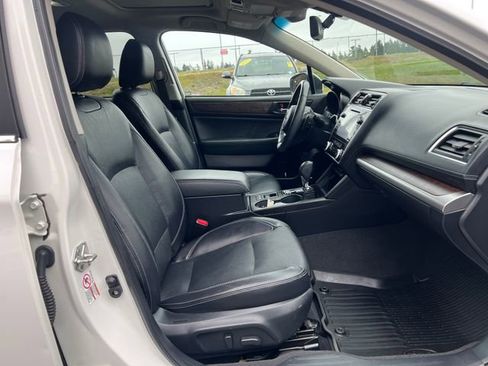 Used 2018 Subaru Outback 2.5i Limited AWD/4WD image 9