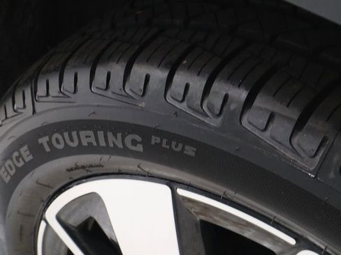 Used 2025 Volkswagen Atlas SE FWD image 20