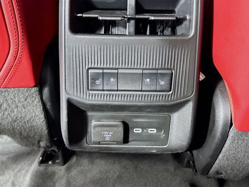 Used 2024 Jeep Wagoneer Launch Edition AWD/4WD image 31