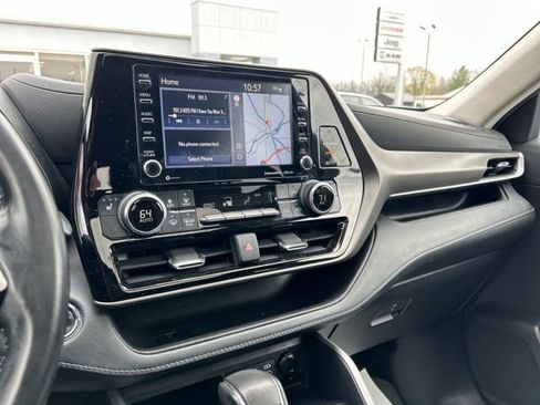 Used 2022 Toyota Highlander XLE image 47