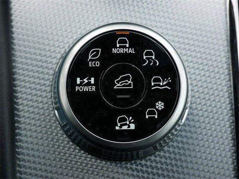 Used 2025 Mitsubishi Outlander SEL image 25