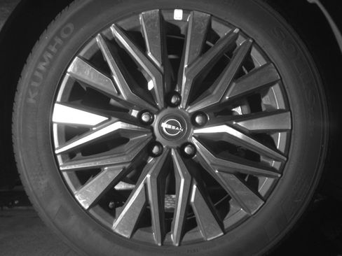 Used 2025 Nissan Altima 2.5 SV image 12