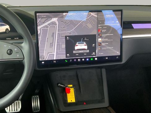 Used 2023 Tesla Model X AWD/4WD image 6