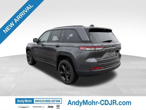Used 2024 Jeep Grand Cherokee Limited w/ Luxury Tech Group II AWD/4WD image 5
