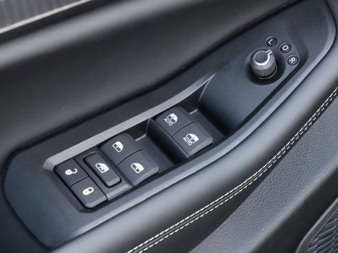 New 2025 Jeep Grand Cherokee Altitude image 15