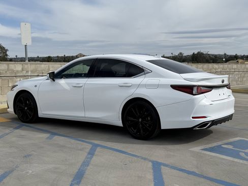 Certified 2023 Lexus ES 350 F Sport w/ Accessory Package (Z2) image 9