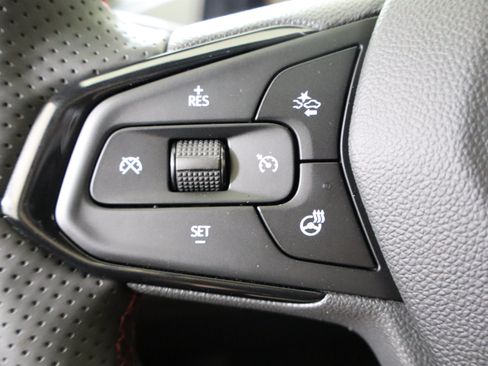 New 2026 Chevrolet Trax RS w/ Sunroof Package FWD image 30