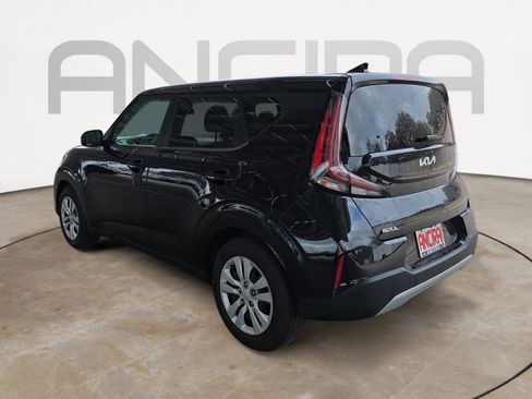 Used 2023 Kia Soul LX image 5