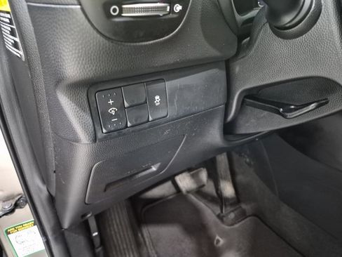 Used 2016 Kia Soul + FWD image 26