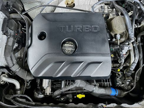 Used 2025 Buick Encore GX Preferred AWD/4WD image 31