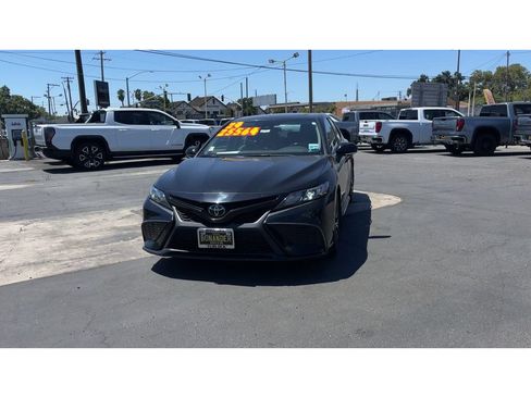 Used 2024 Toyota Camry SE FWD image 6