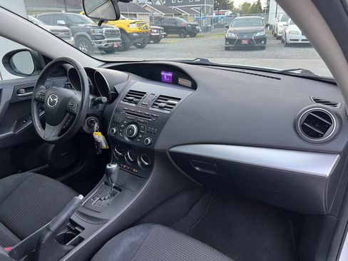 Used 2012 MAZDA MAZDA3 i Touring FWD image 16