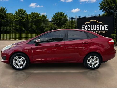 Used 2015 Ford Fiesta SE FWD image 8