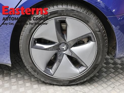 Used 2018 Tesla Model 3 Mid Range RWD image 8