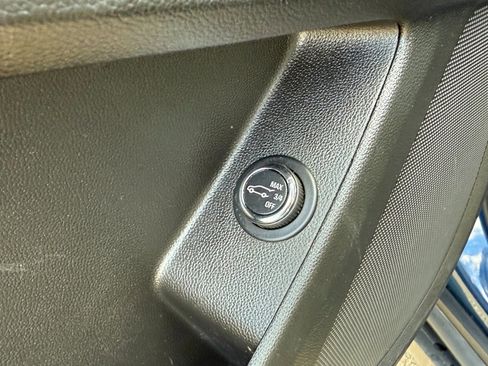 Certified 2023 Chevrolet Traverse LT image 19