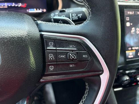 Used 2023 Jeep Grand Cherokee L Laredo w/ Luxury Tech Group I AWD/4WD image 12