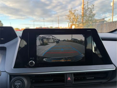 Used 2023 Toyota Prius LE image 17