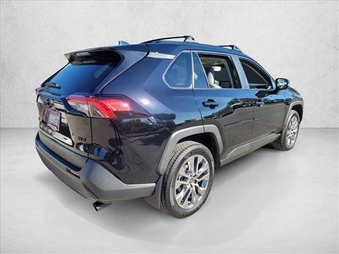 Used 2025 Toyota RAV4 XLE Premium image 5