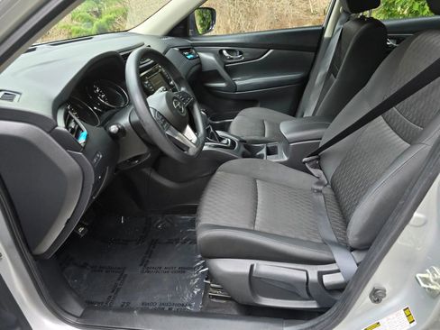 Used 2018 Nissan Rogue S image 20