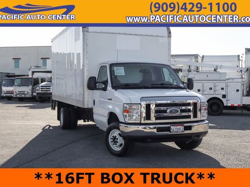 Used 2017 Ford E-450 and Econoline 450 Super Duty w/ Power Windows & Locks Group image 1