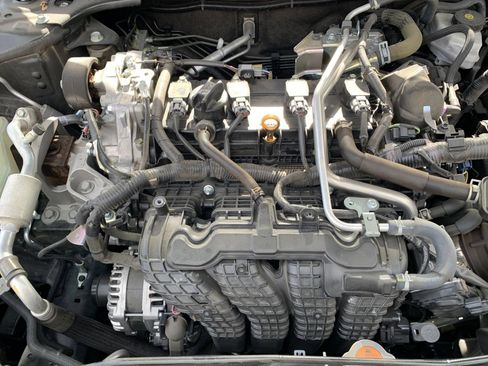 Used 2025 Nissan Altima 2.5 SV FWD image 28