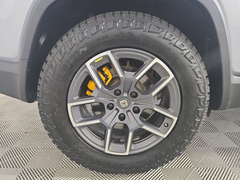 Used 2022 Rivian R1S Launch Edition image 12