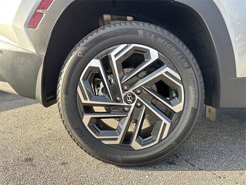 New 2025 Hyundai Tucson Limited image 17