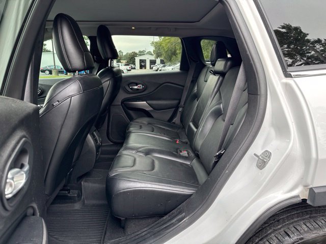 Used 2022 Jeep Cherokee Limited AWD/4WD image 14
