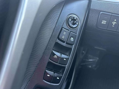 Used 2013 Hyundai Elantra Limited w/ Technology Pkg FWD image 26