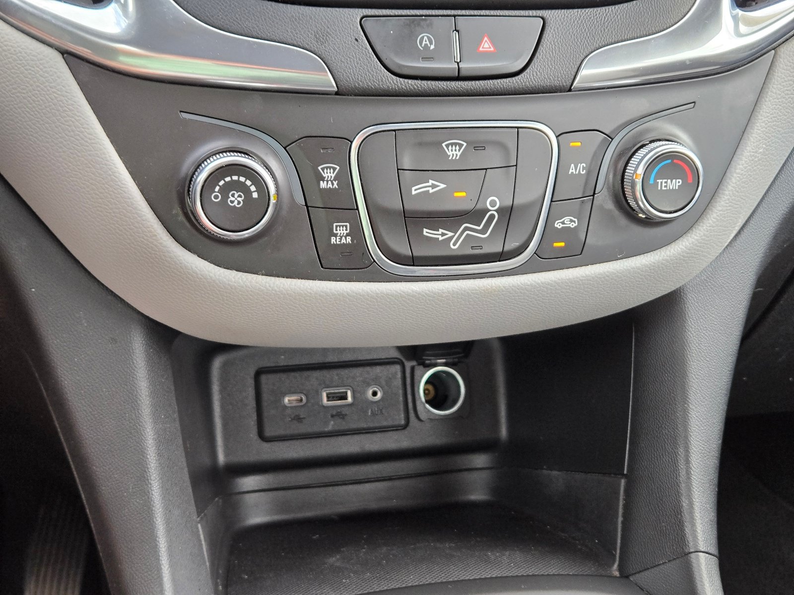 Used 2022 Chevrolet Equinox LS FWD image 27