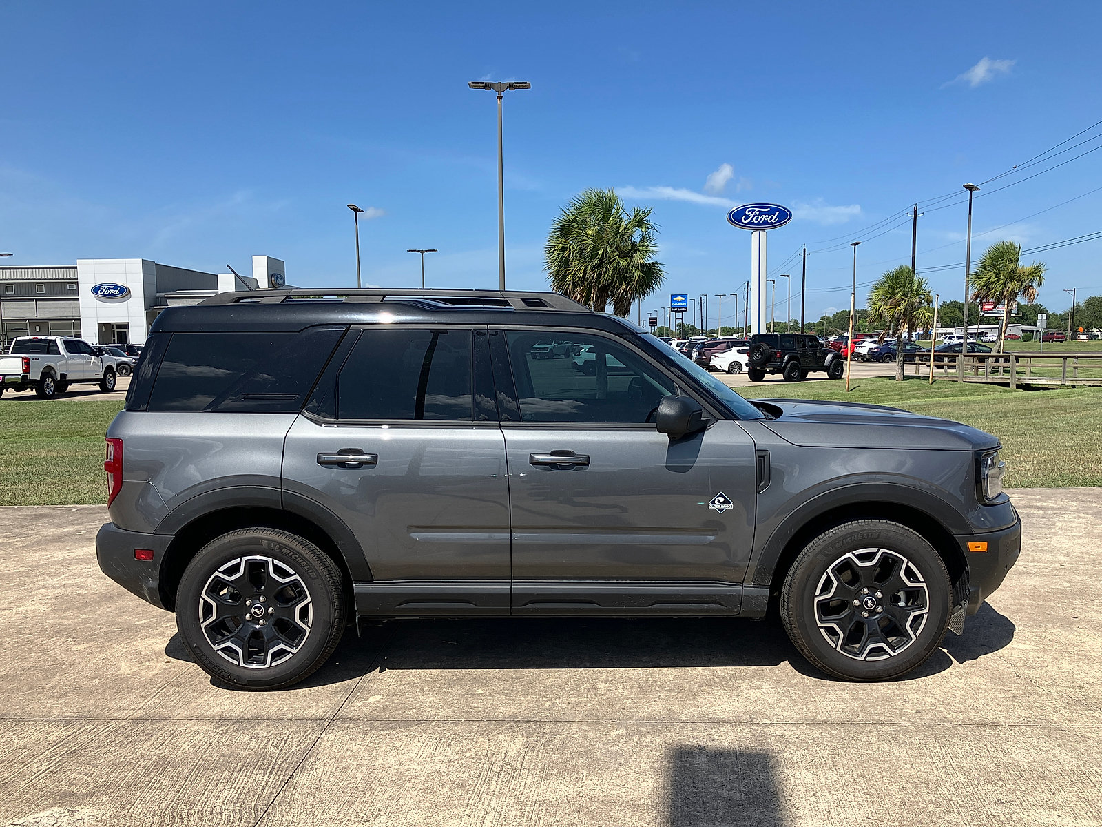Used 2025 Ford Bronco Sport Outer Banks w/ Outer Banks Tech Package+ AWD/4WD image 8