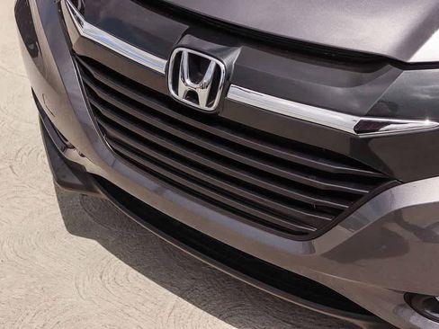 Used 2018 Honda HR-V EX image 8