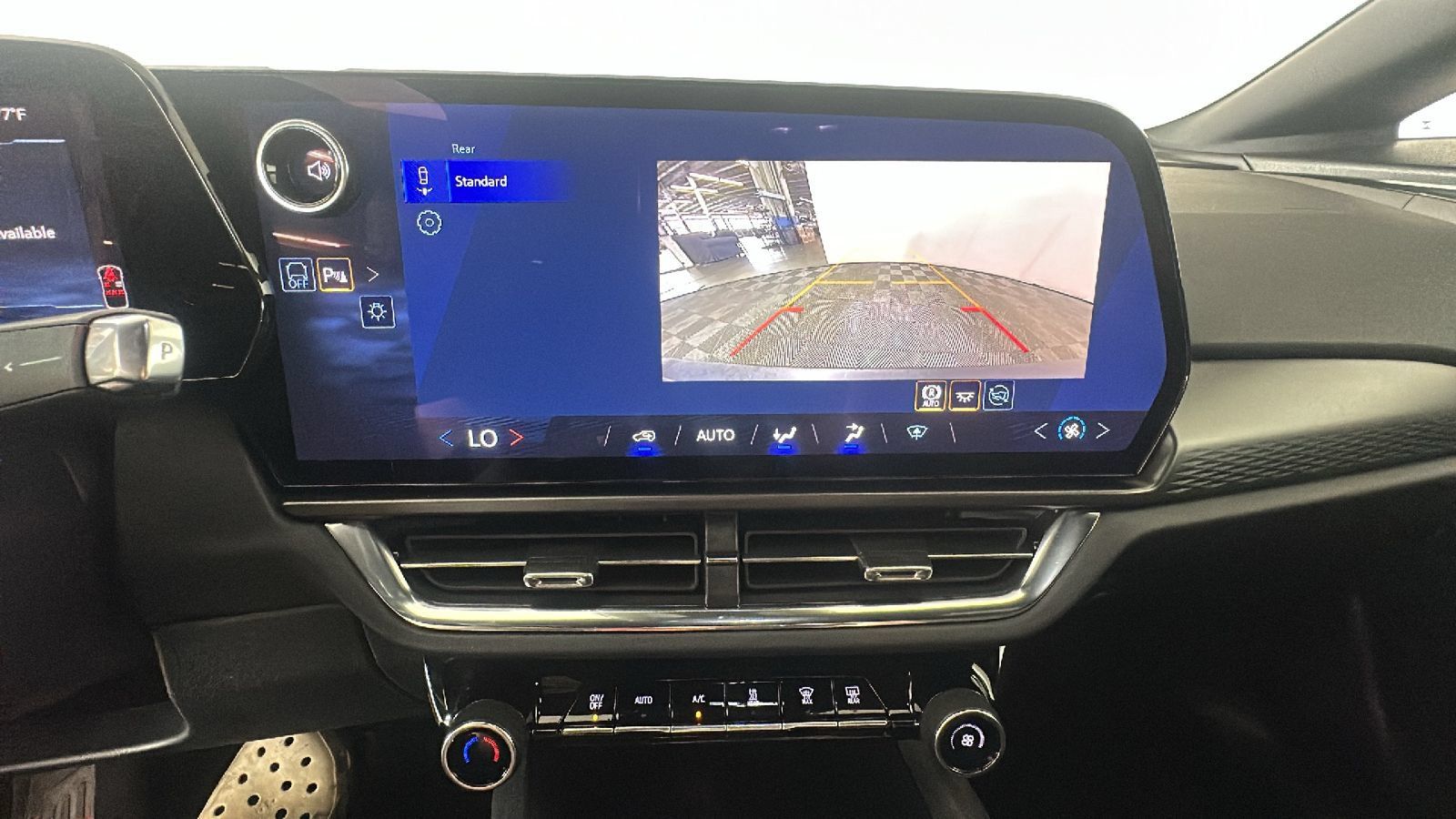 Used 2026 Chevrolet Equinox EV LT FWD image 28