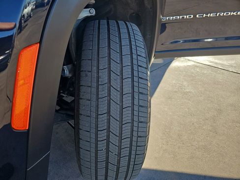 Used 2023 Jeep Grand Cherokee 4WD 4xe image 36